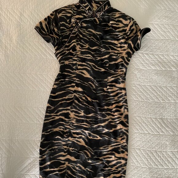 Tiger Print Cheongsam Dress - Picture 3 of 3